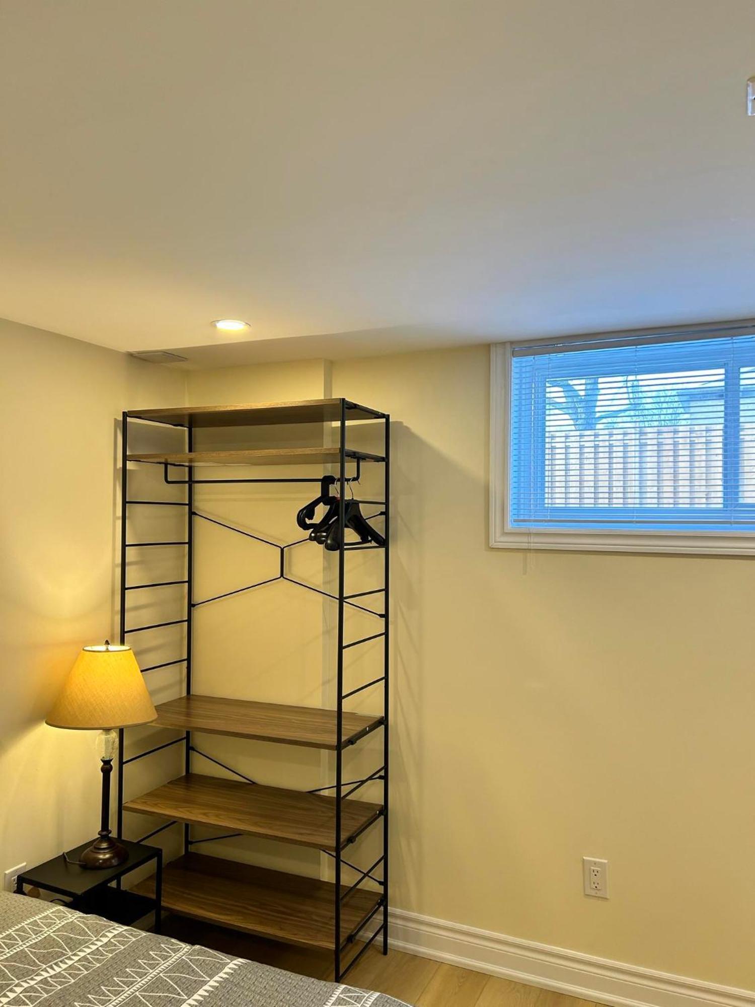 Brand New Lower Home With Exclusive Bathroom Toronto Eksteriør billede